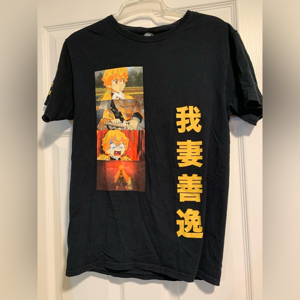 Demon slayer black t shirt Zenitsu Agatsuma Hot topic S anime